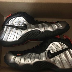 (SOLD) SZ 13 NWT Nike Air Foamposite One Halloween